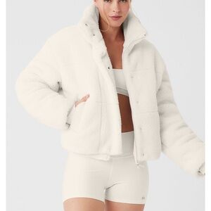 Alo Yoga Snow Angel Puffer Sherpa, Ivory - XS like new